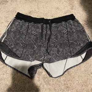 Lululemon hotty hot shorts 4”